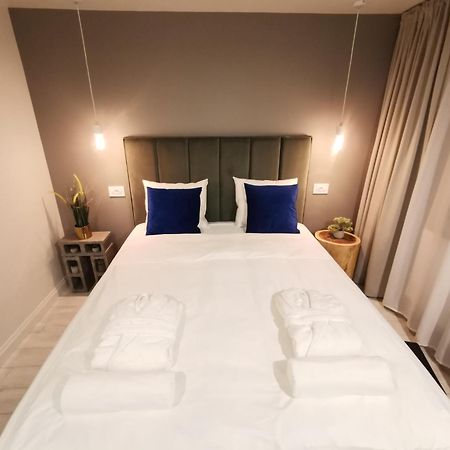 Noir Apartment Haţeg 外观 照片