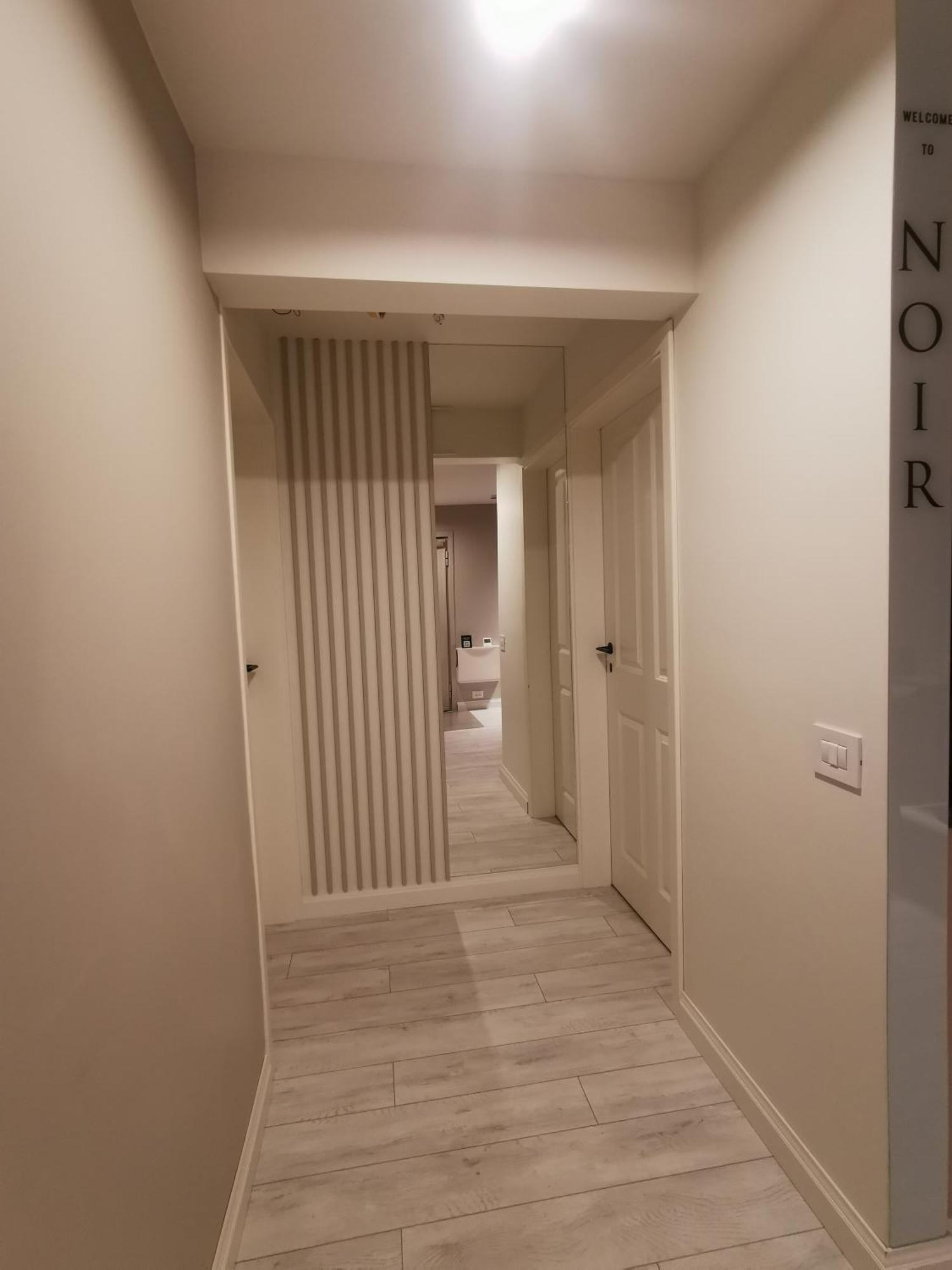 Noir Apartment Haţeg 外观 照片