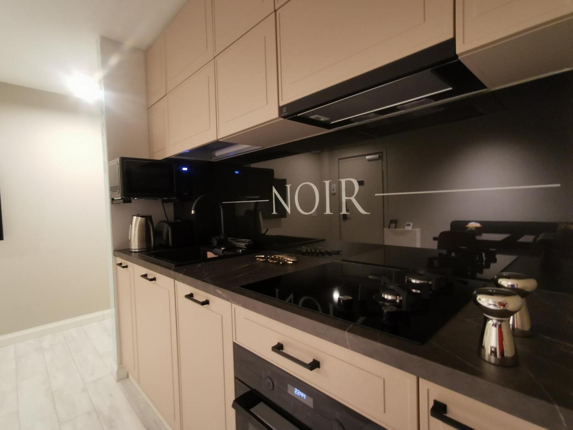Noir Apartment Haţeg 外观 照片