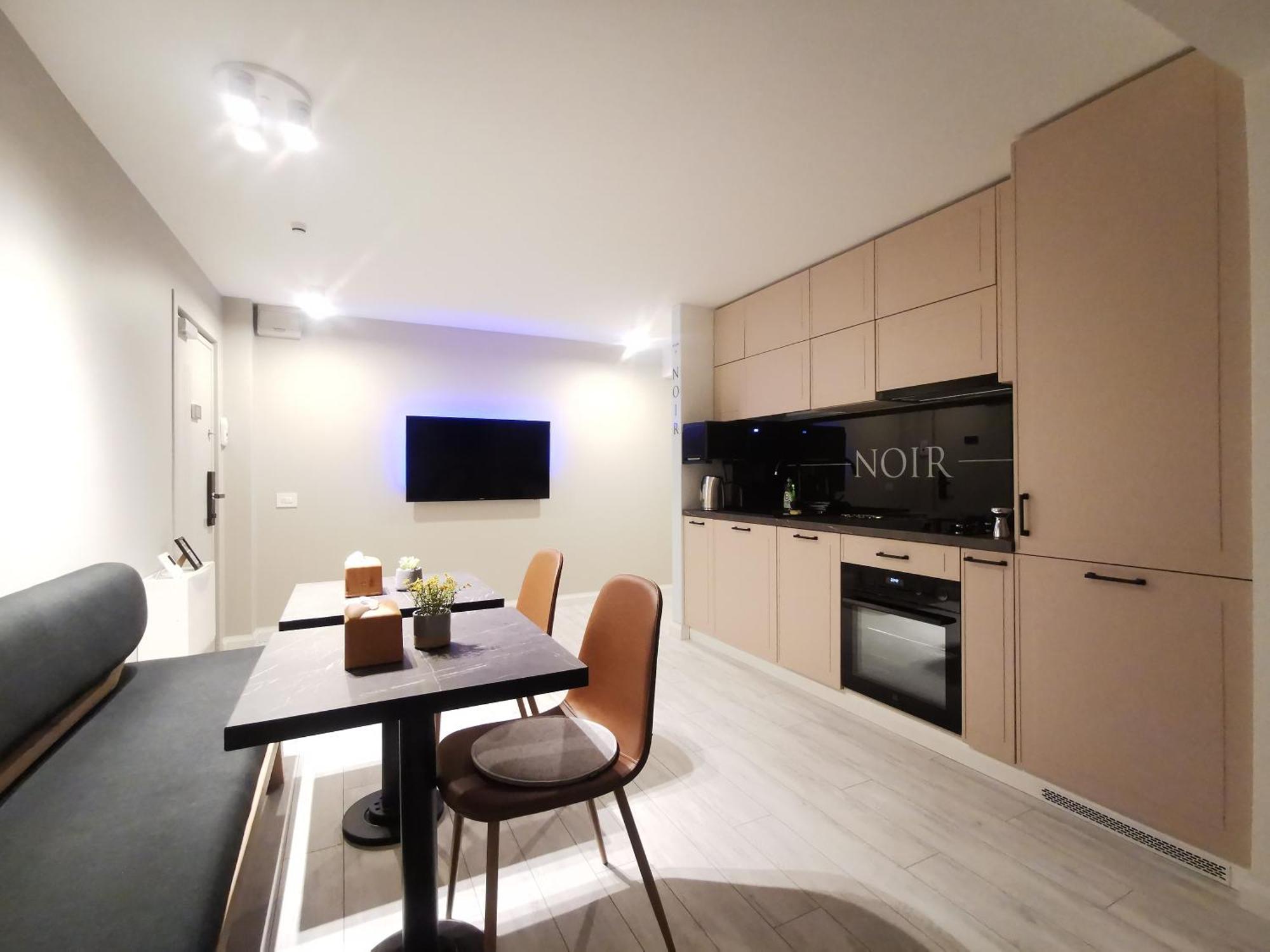 Noir Apartment Haţeg 外观 照片